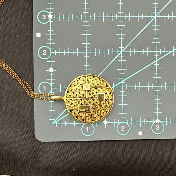 Vintage Sarah Coventry Necklace TIMELESS BEAUTY 1977 Circle Pendant 15in Chain - Picture 5 of 6